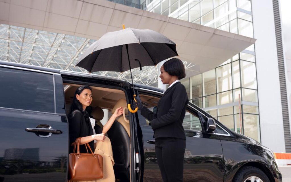 Advantages of Chauffeured Airport Transport with Expert Chauffeurs