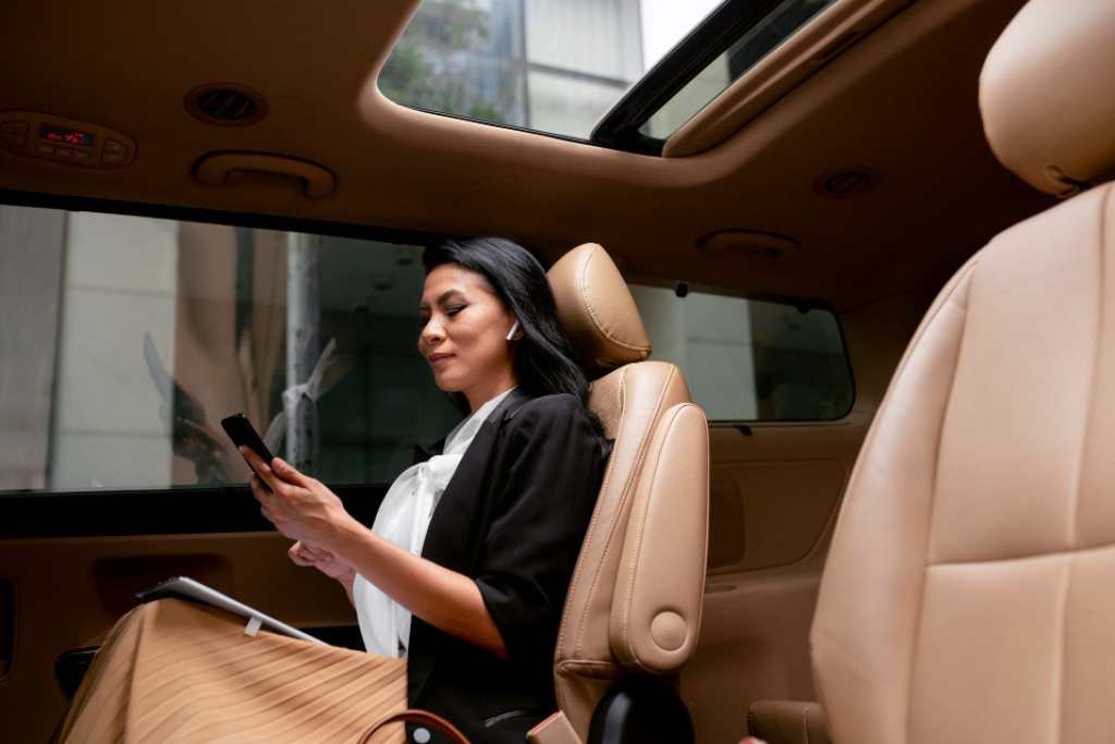 How Limo Services Are Adapting To Meet The Changing Needs Of Today’s Business Travelers